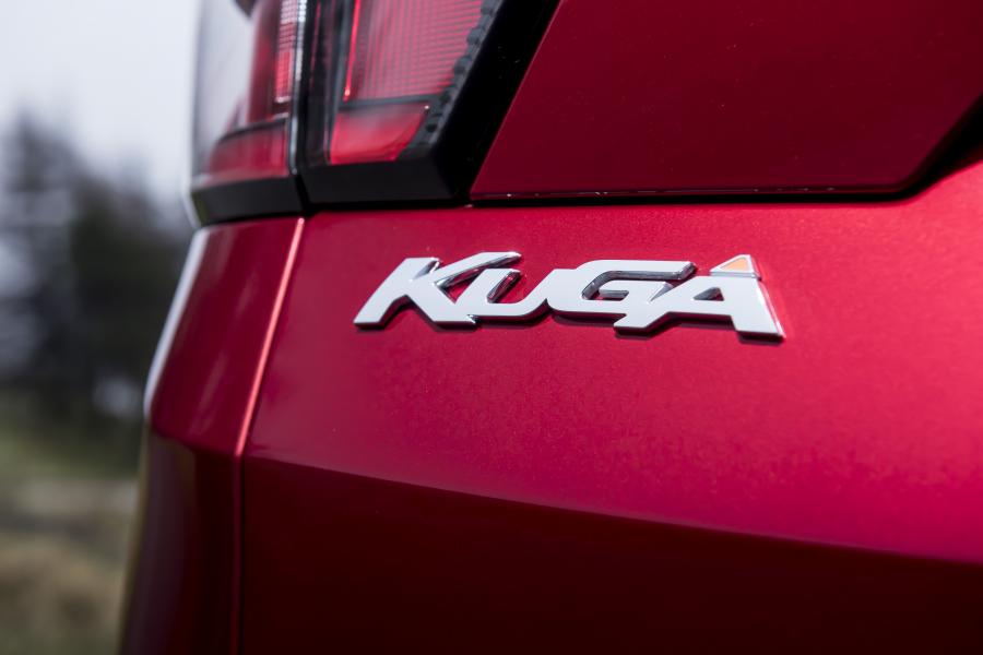 Логотип Ford Kuga 2017 года  (UK) (фото 45 из 60)
